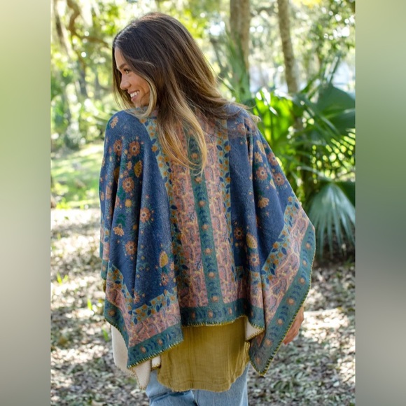 Natural Life 2-in-1 Cozy Shawl Scarf Warm Fuzzy Blue Green Floral One size - Picture 3 of 10